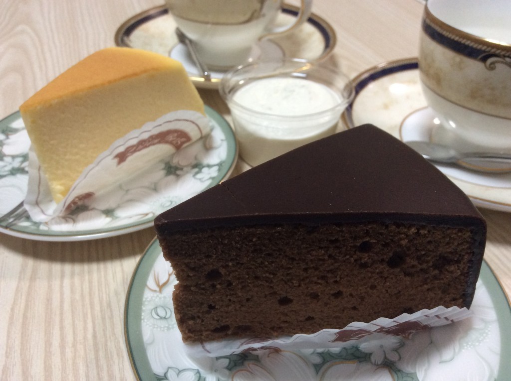 ザッハトルテとチーズケーキ